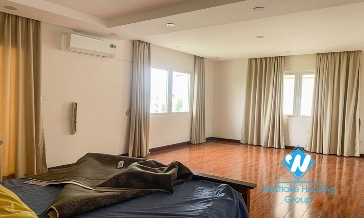 House for rent in Hoa Sua, Vinhome Riverside near BIS school, Long Bien district.